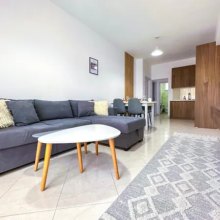 220 Side-sea Serenity Apartment